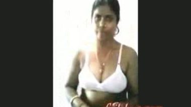 Real Xxxvdesi Video Audio - Flashing To Neighbor Tamil Aunty - Indian Porn Tube Video ...
