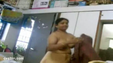 Indian Aunty Dress Change - Indian Aunty Changing Her Dress Video1 - Indian Porn Tube Video
