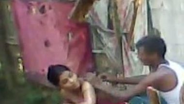 Desi Nude Bathing Outdoor - Desi Outdoor Bath Scene Captured By Neighbor - Indian Porn Tube Video
