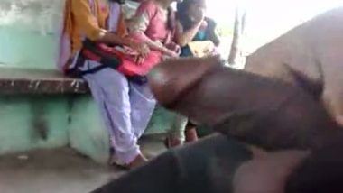 Indian Bus Sex Free - Desi Bus Dick Flash indian porn