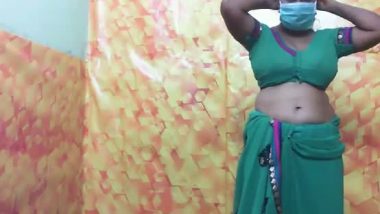 Desi Girl Saree Removed And Boobs Sucked - Indian Porn Tube Video