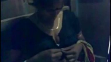 Ballari Village Sex Videos - South Indian Village Bhabhi Exposed Her Naked Figure On Cam After ...