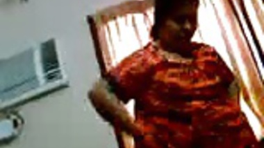 Aunty Changing Her Nighty To Dress - Indian Porn Tube Video