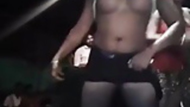 Xxxxvidpo - Nri Girl Showing Boobs On Stage - Indian Porn Tube Video ...