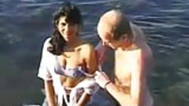 Xxx Aunty Goa - Aunty Changing On Goa Beach - Indian Porn Tube Video