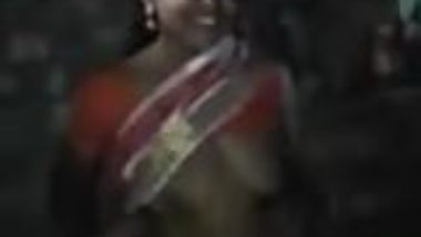 Satin Silk Saree Maid Showing Pussy - Indian Porn Tube Video