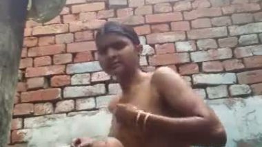 380px x 214px - Indian Village Girl Outdoor Naked Bath Mms - Indian Porn Tube Video