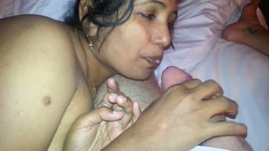 Mallu Aunty Blowjob Mms Video Of A Desi Housewife - Indian ...
