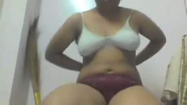 380px x 214px - Gorgeous Teen College Girl Making Her Free Nude Selfie - Indian ...