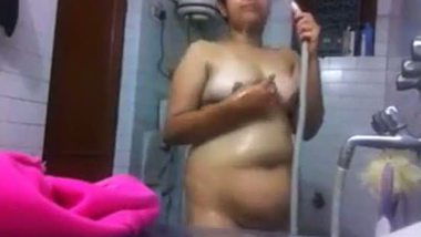 Mallu House Wife Leaked Shower Bath - Indian Porn Tube Video