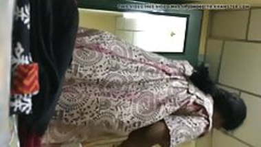 Mom Cheange Dress Son Look That - Laxmi Andhra Mom Dress Change Captured Secretly - Indian Porn Tube ...