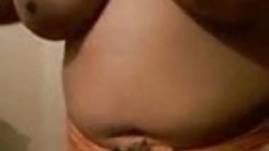 Huge Boobs Mallu Aunty Saree Tease Part 2 - Indian Porn Tube Video ...