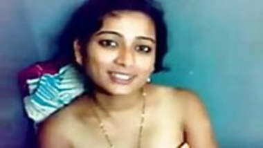 Nri Aunty Removes Towel - Stands Naked On Cam