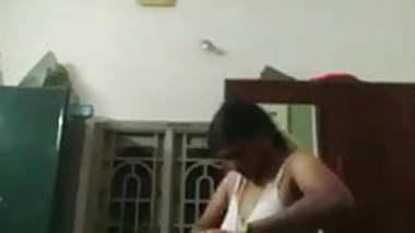 Xxwxnx - Sexy Tamil Wife Changing Bra In Car - Indian Porn Tube Video ...
