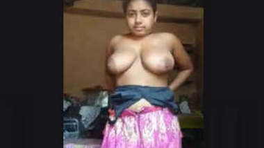 Hot Tamil girl showing her body and press boobs part 3