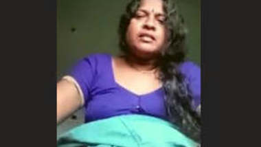 Horny Tamil Bhabhi Showing Her Boobs and Pussy