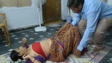 Desi Aunty Gives Deep Blowjob Before Moaning Sex