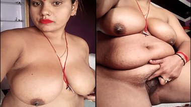 Sexy chubby housewife nude selfie video for chubby lovers