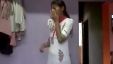 Rani Xxx Hot Video Apne Pyaas Ko Bujhane Ke Liye Apna Boobs Dabana ...