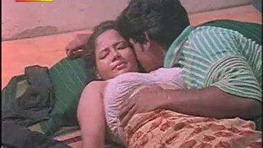 Xxx Of Hindi Dubbed Real Mom N Son Rajwap In - Hindi Dubbed Family Incest Sex Movie Indian Porn