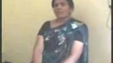 Indian Blue Saree Aunty Fucking Ass indian porn