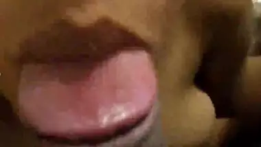 Indian slut proves oral ss giving a blowjob to client close-up