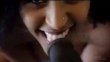 इंडियन ब्लैक ब्यूटी बेब ने चुसा बड़ा काला अफ्रीकी लौड़ा