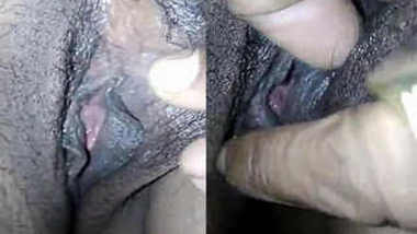 Wife's XXX slit is so sexy that Indian man can't stop staring at it