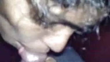 चूसना पेलने का तरीका तक थिएटर में सह