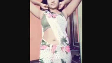Anushka Sen Stripping