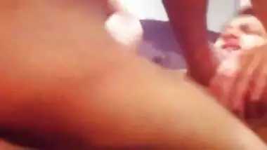 सेक्सी सेक्सी पोर्न युवा भारतीय एयर परिचारिका द्वारा पायलट