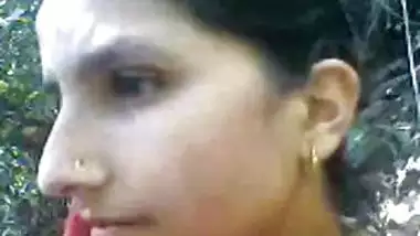 क्सक्सक्स इन कॉम गांव