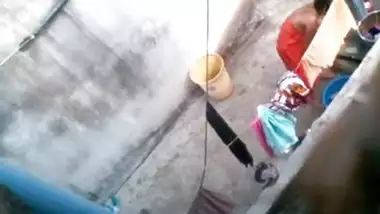 देसी हॉट वीडियो हिंदी चाची स्नान करके पड़ोसी पकड़ा