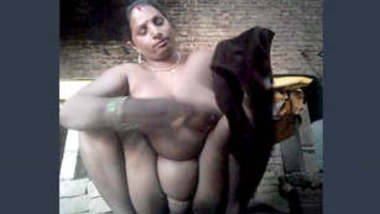 Desi Village tanker bhabhi showing boobs and pussy