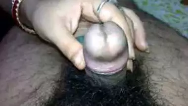 भैया के छोटे हेरी लंड पर चुम्मा दिया भाभी ने