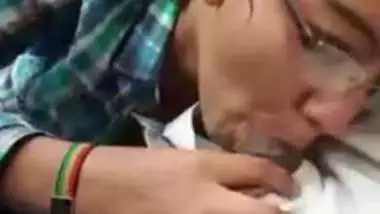 कार में बॉस का लंड चूसा लड़की ने