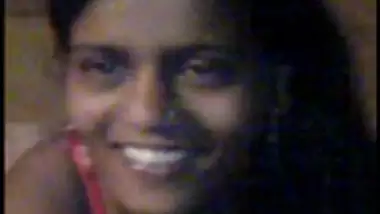 सेक्सी गर्ल के चुत पर चढ़ कर उसकी दर्दभरी चुदाई