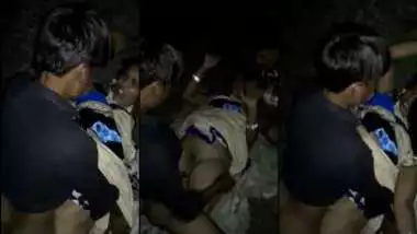 रोड साइड रंडी का गैंगबैंग करते 3 देहाती लफंगे