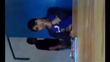 ट्यूशन क्लास में लवर्स की मस्ती