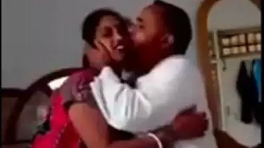 पडोसी मुस्लिम मैन रशीद चाचा ने भाभी के साथ मज़ा किया