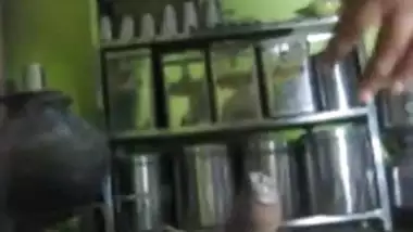 दक्षिण सेक्सी वीडियो भारतीय चाची की तैयारी उसके साथी मुर्गा कमबख्त के लिए