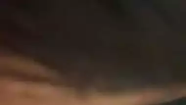 देसी प्रियंका चोपड़ा की छूट, उड़ा सफेद डिक बाथरूम की दुकान में