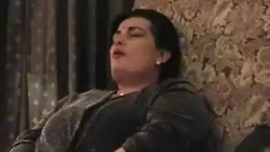 भारतीय करीना कपूर हॉट फोटो - वह उसे बिल्ली पाला जाता है