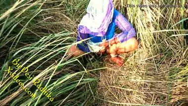 देसी भाभी की जंगल मे चुदाई हिन्दी मे अश्लील