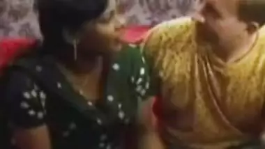 भारतीय देसी पोर्न औरत सफेद आदमी के साथ