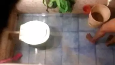 बांग्ला में कटौती की देसी पड़ोसी चाची स्नान