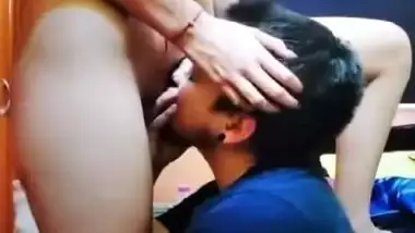 खूबसूरत प्रेमिका के संभोग का इंडियन सेक्स वीडियो