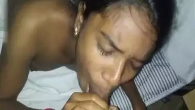 Cock hungry slut almost eats her lover?s dick in Tamil sex
