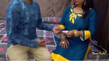 सेक्सी बिग बूब्स आंटी को पैसे देकर चोदा