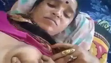देहाती भाभी की चूत चोदा चाचा ने